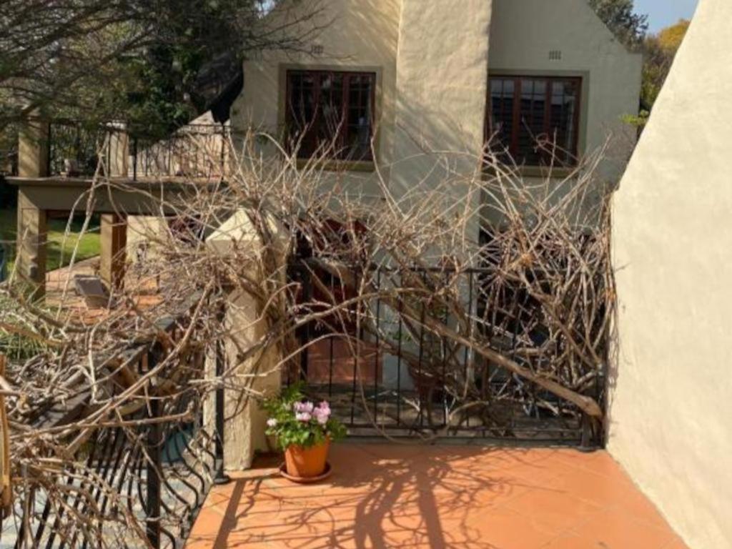 Tuscan Rose Johannesburg Esterno foto